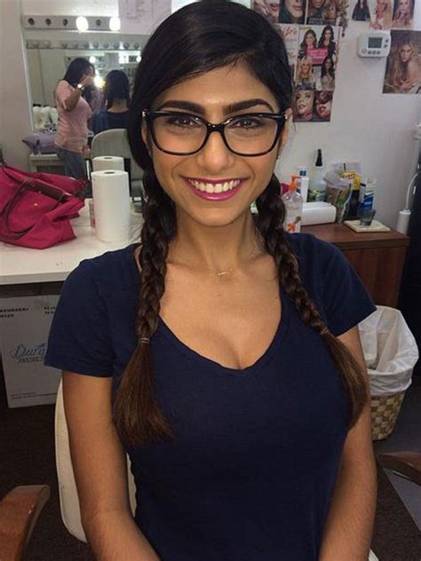 pornhub mia khalifa|Vídeos pornôs com Mia Khalifa Bbc 